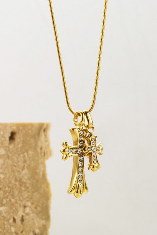 KEYNA | CROSS PENDANT NECKLACE