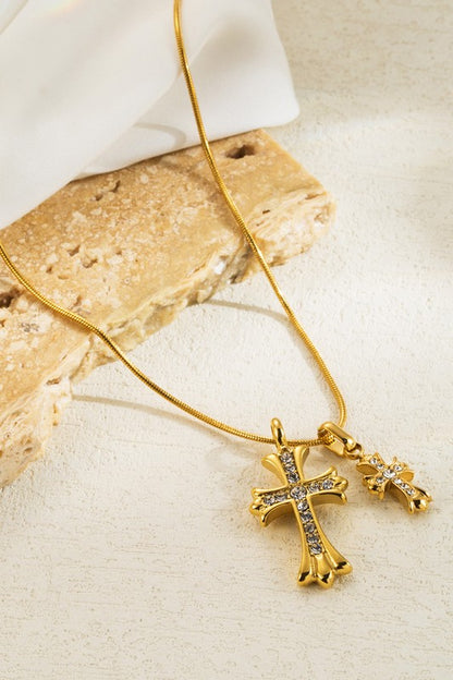 KEYNA | CROSS PENDANT NECKLACE