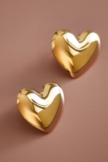 AMOR | STUDS