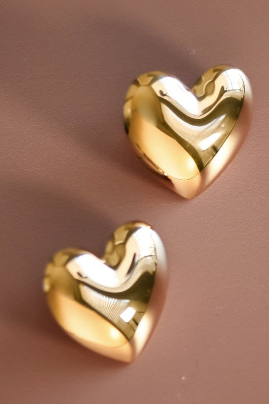 AMOR | STUDS