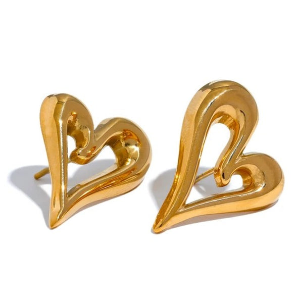 LOVELY | HEART STUD EARRINGS