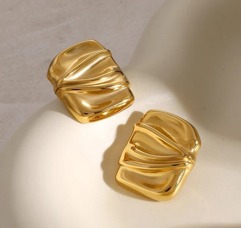 BRAI | TEXTURED STUD EARRINGS