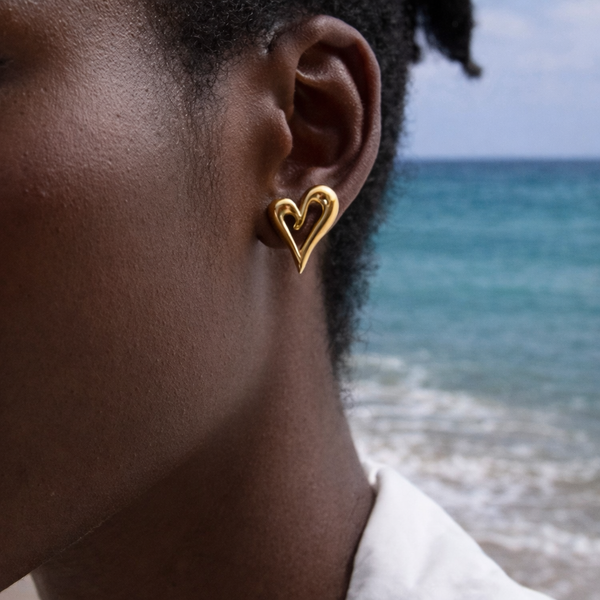 LOVELY | HEART STUD EARRINGS