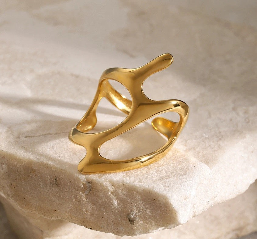 TAE | GEOMETRIC TWISTED CHIC RING