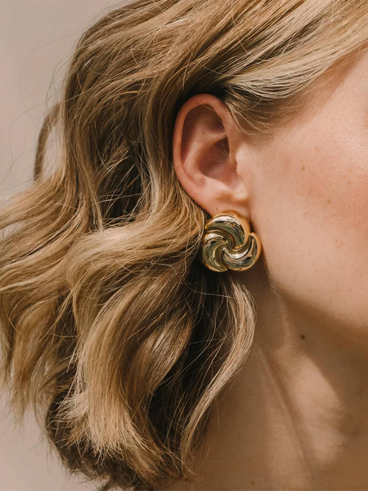 TAYLOR | TRIANGLE STUDS