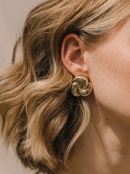 TAYLOR | TRIANGLE STUDS